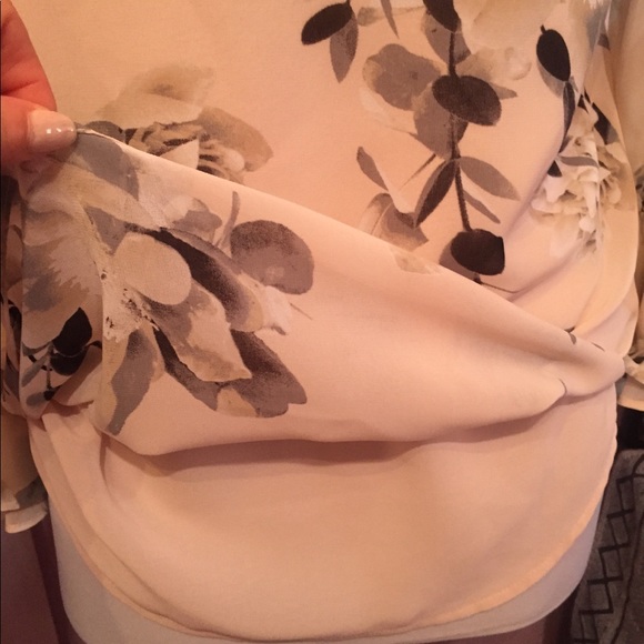 Calvin Klein grey-blush floral top - Picture 5 of 8
